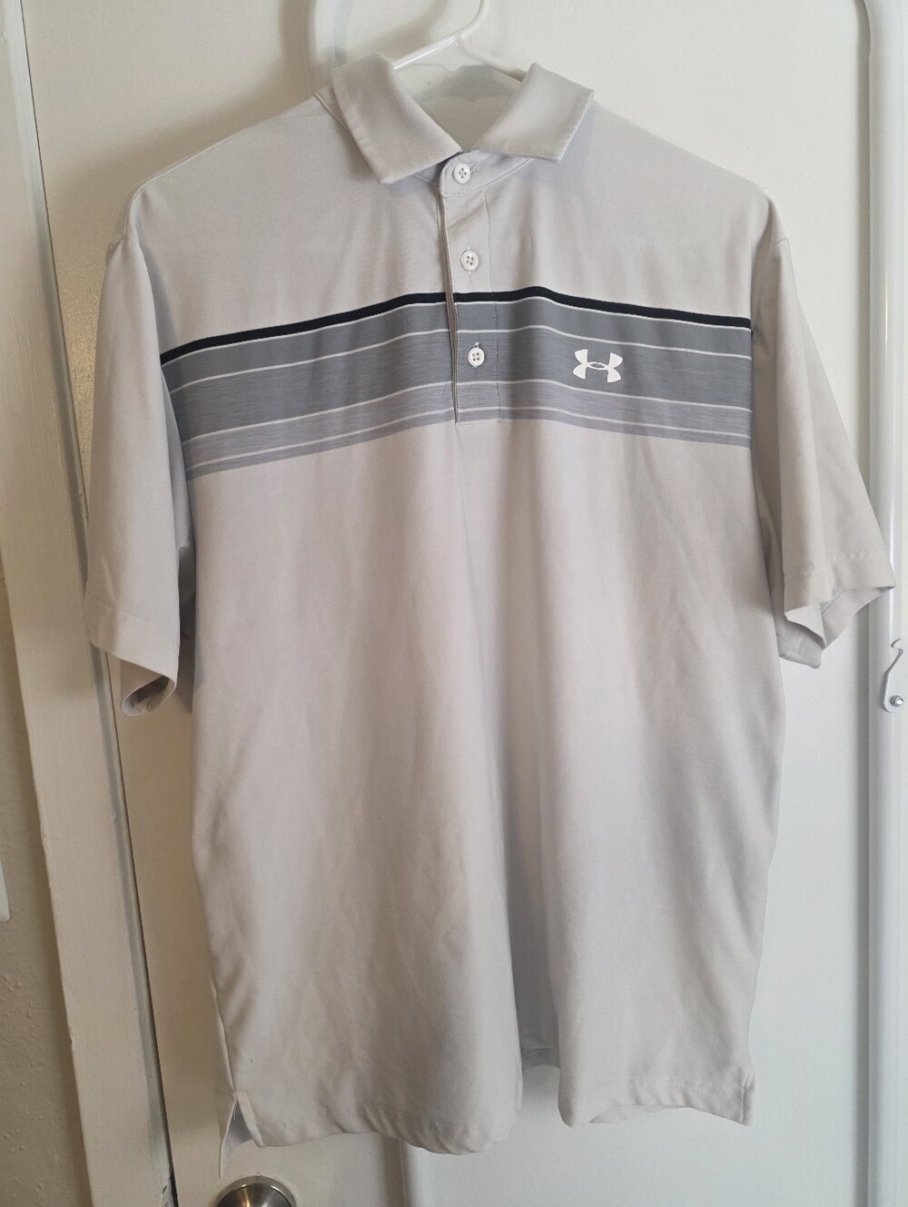 Under Armour Men’s Light Gray Polo with Gray and Black Stripe